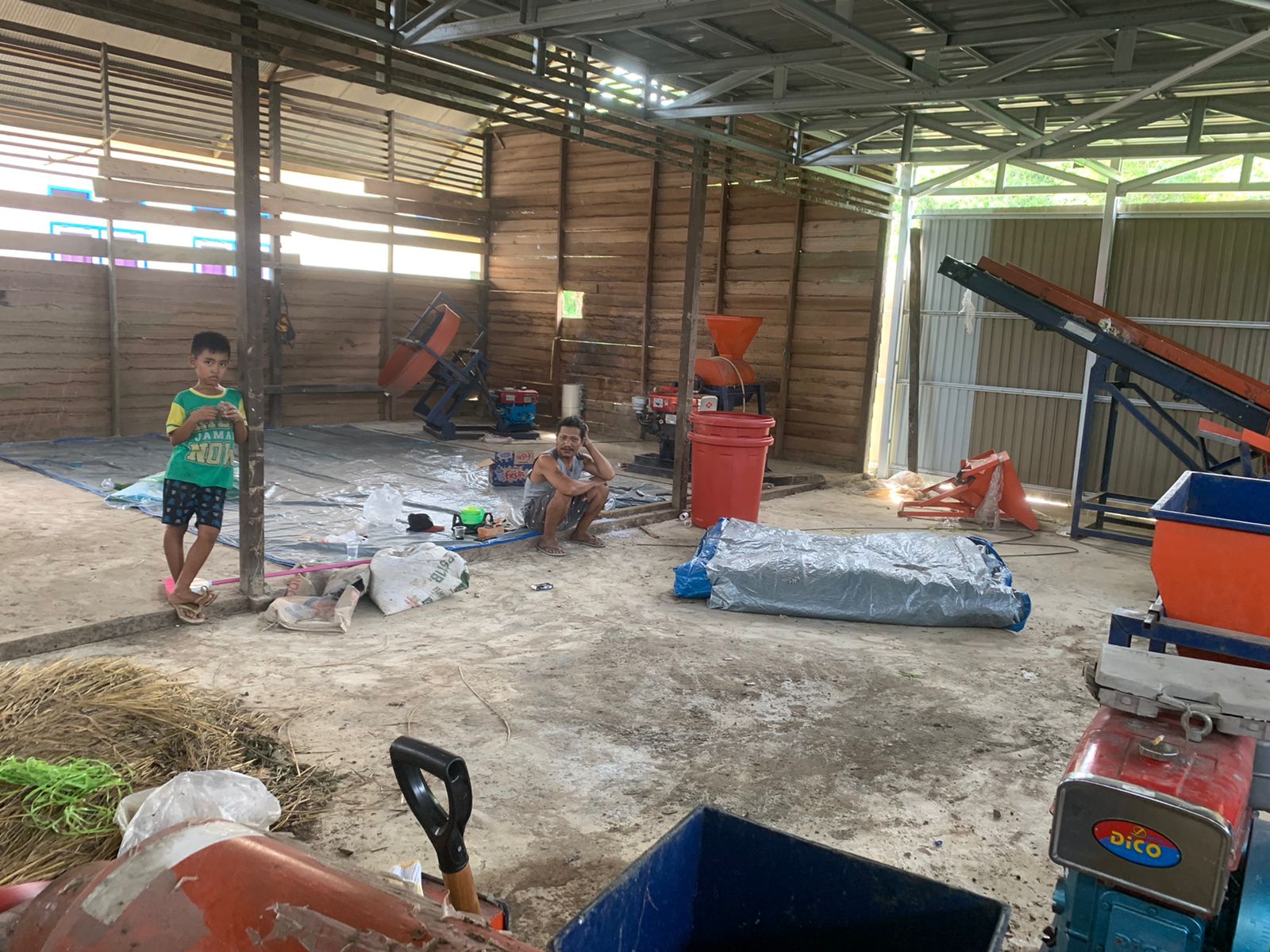 KEGIATAN RENOVASI GUDANG PERALATAN KOMPOS